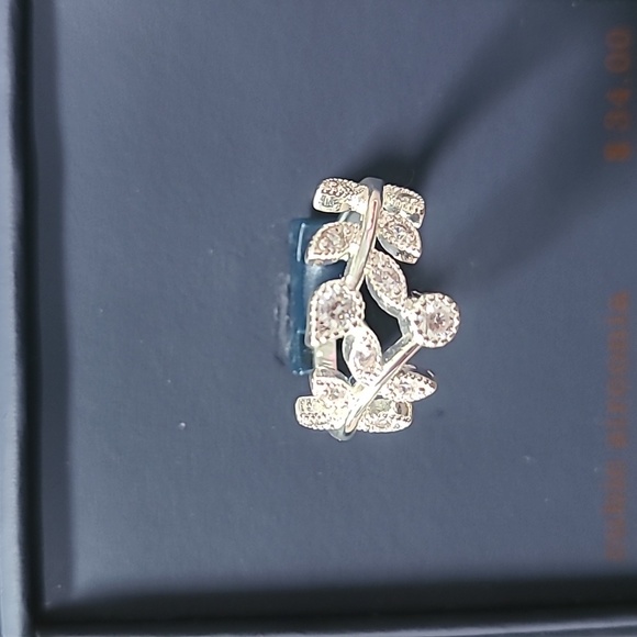 BEAUTIFUL CUBIC ZIRCONIA PURE SILVER PLATED RING SIZE 7 - Picture 3 of 5